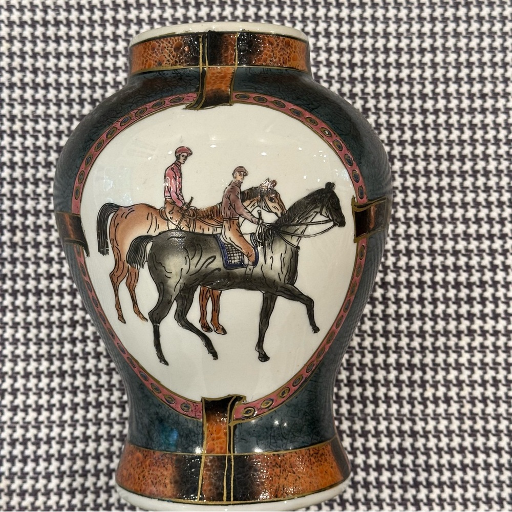 Vintage WBI Porcelain Equestrian Equestrian Themed Decorative Vase - Picture 2 of 4